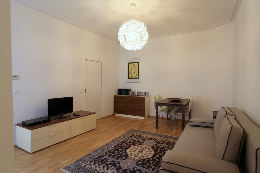 Moderne Stadtwohnung Mit Balkon Βιέννη Δωμάτιο φωτογραφία